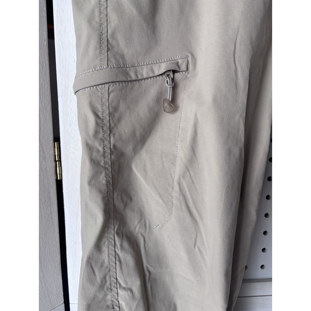 Eddie Bauer Sport Women's 10 Beige Cargo Capri Pants Hiking Outdoor Nylon - Picture 4 of 7